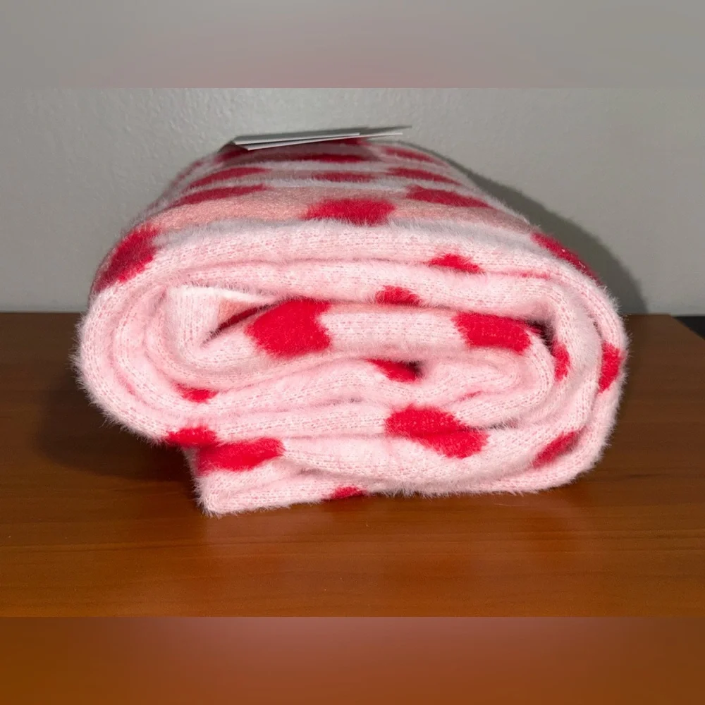 Cupcakes and Cashmere Eyelash Knit Love Throw